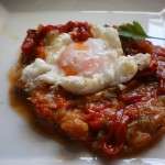 PISTO CON FLOR DE HUEVO