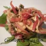 ensalada de champiñones marinados y tomates secos