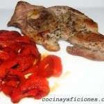 chuleta de pavo a las finas hierbas con pimientos