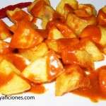 patatas con salsa  brava