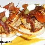 mini hamburguesas con crujiente de jamón y puerro