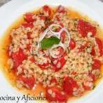 ensalada de pasta (semi de melone) con tomatitos