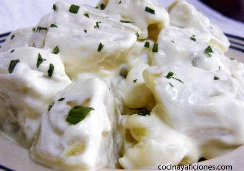 Patatas con “alioli”(mahonesa de ajo). Receta